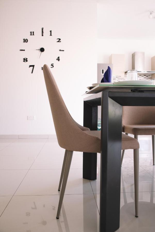 Modern 3 Bedroom With Ac Apartment Żabbar Kültér fotó