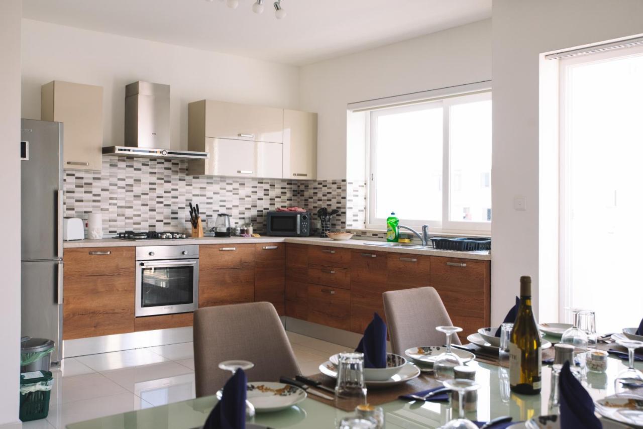 Modern 3 Bedroom With Ac Apartment Żabbar Kültér fotó
