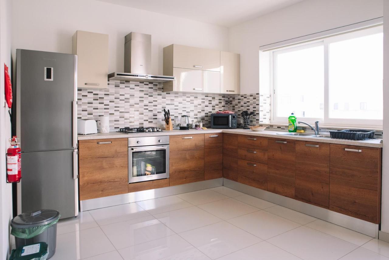 Modern 3 Bedroom With Ac Apartment Żabbar Kültér fotó