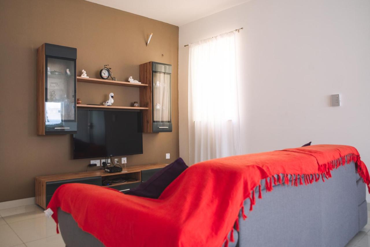 Modern 3 Bedroom With Ac Apartment Żabbar Kültér fotó