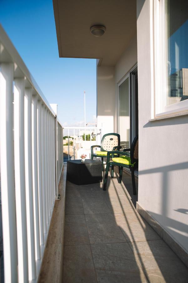 Modern 3 Bedroom With Ac Apartment Żabbar Kültér fotó