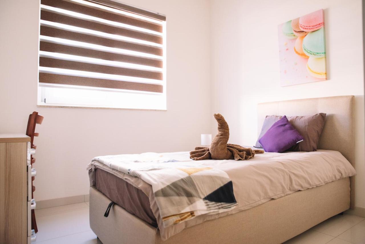 Modern 3 Bedroom With Ac Apartment Żabbar Kültér fotó